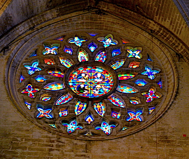 Detalle Vidriera Rosetón Catedral de Sevilla en Qué ver en Sevilla. Visita de Fin de Semana  