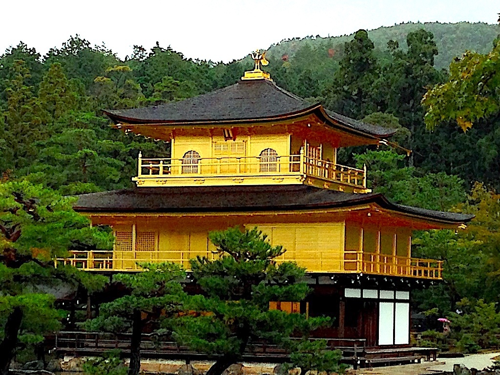 El Templo Kinkaku-ji (El Pabellón de Oro) Japón
